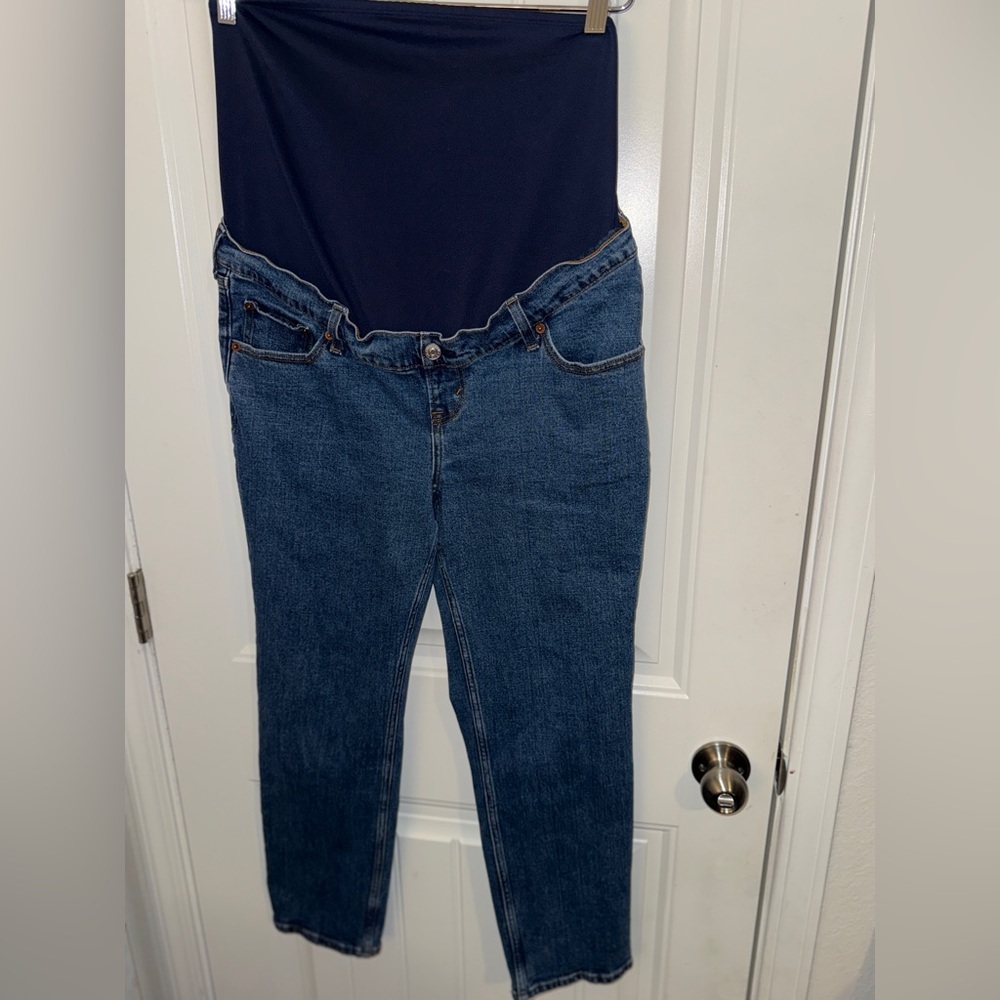 Abercrombie & Fitch Lightweight Comfort Stretch Maternity Ankle Straight Jean - Picture 13 of 16